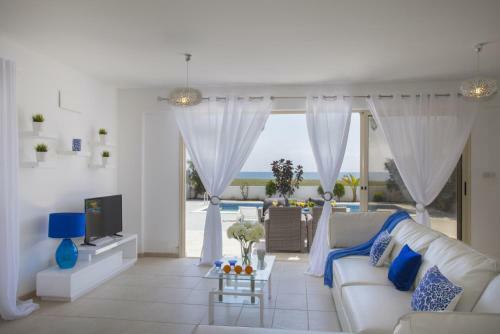 Picture Renting Your 5 Star Beachfront Villa, Larnaca Villa 1395