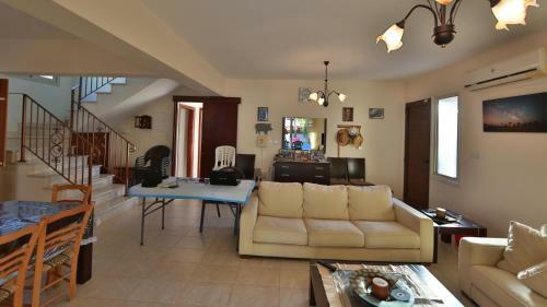 P.a. Villa Mazotos