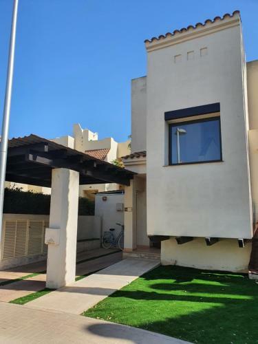 Villa De Lujo Con Piscina En Campo De Golf