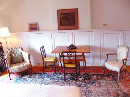 Hostal Louise Chatelain Suites