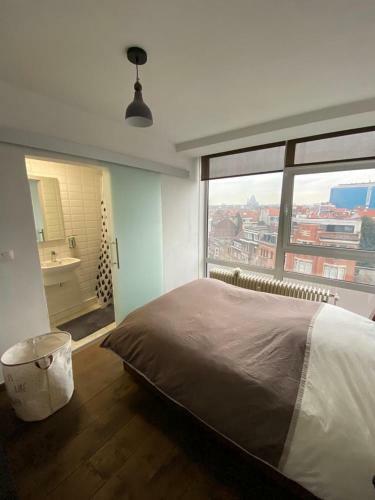 Brussels By Night Panoramic Studio Apartment For 2