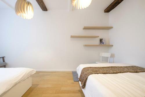 Ilot Sacre Apartments