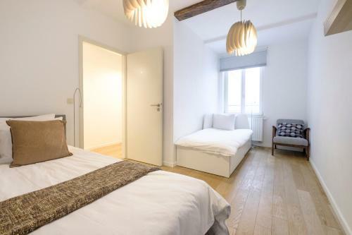 Ilot Sacre Apartments