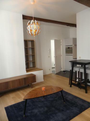 Ilot Sacre Apartments