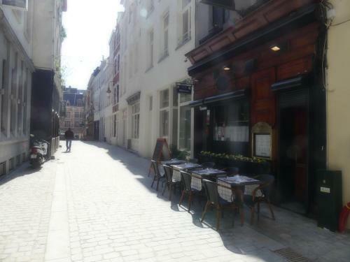 Ilot Sacre Apartments