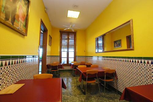 Hotel Tres Leones