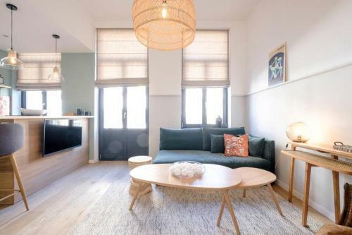Apartamento Fabulous Studio In Ch�telain Area With Balcony