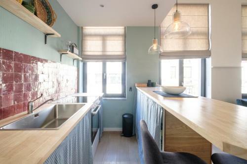 Apartamento Fabulous Studio In Ch�telain Area With Balcony