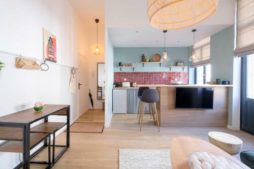 Apartamento Fabulous Studio In Ch�telain Area With Balcony