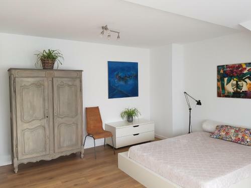 Hostal Maison Des Fleurs
