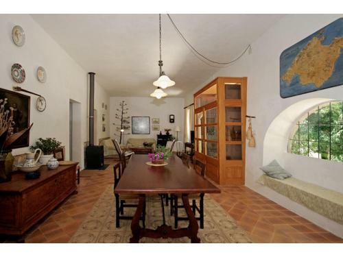 Beautiful Newly Renovated Rustic Country House With Pool
