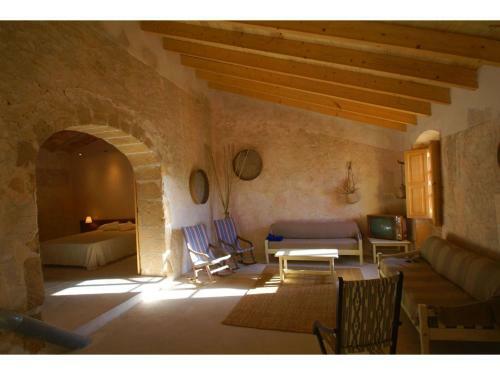 Beautiful Newly Renovated Rustic Country House With Pool