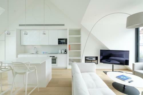 Apartamento Splendid 4 Br Duplex With Terrace At Ch�telain