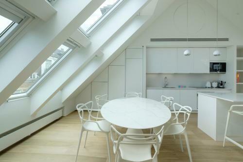 Apartamento Splendid 4 Br Duplex With Terrace At Ch�telain