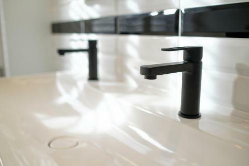 Fabulous Apartments In Ch�telain Area