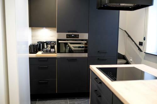 Fabulous Apartments In Ch�telain Area