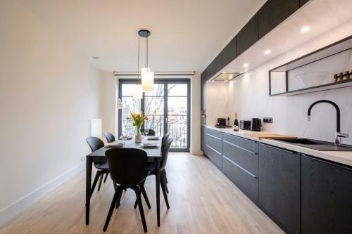 Fabulous Apartments In Ch�telain Area