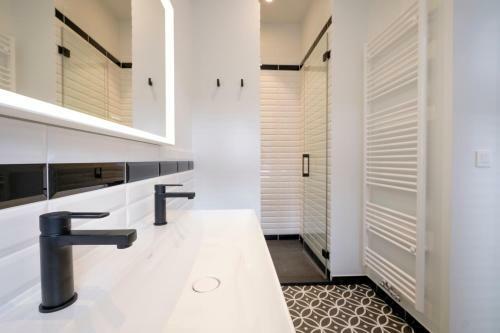 Fabulous Apartments In Ch�telain Area