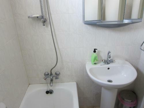 Spiros Seaside Holiday Home