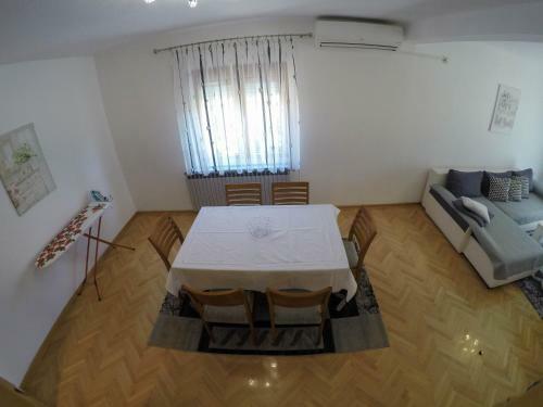 Apartmani Budim?i?