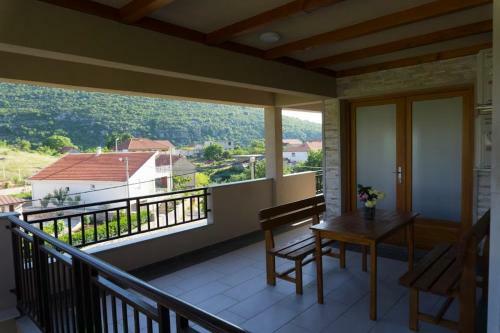 Hostal Apartments Ena