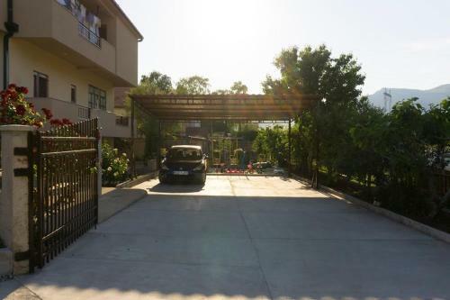 Hostal Apartments Ena