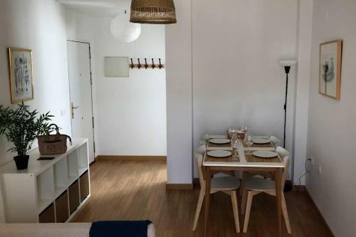 Apartamento �tico En El Centro, Terraza 20 M2, Garaje, Wi-fi