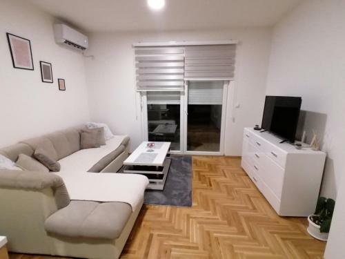 Mm Vera Apartments