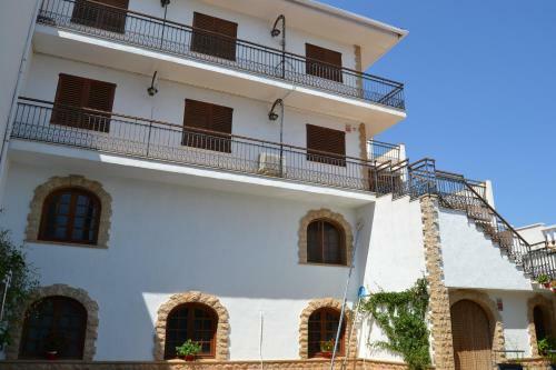 Castle Rural Apartments