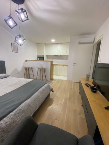 Sun Square Apartments