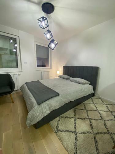 Sun Square Apartments