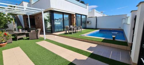 Villa Lo Pagan Holiday House