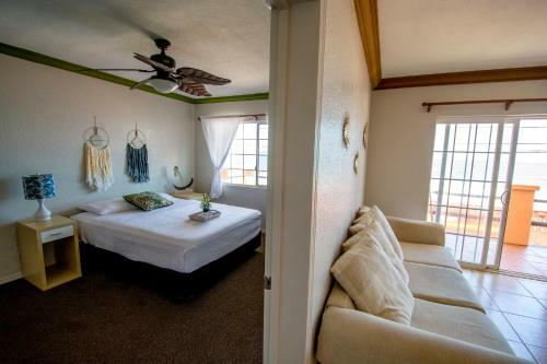 2 Bdr - Beachfront Apartment