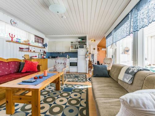 Holiday Home Kivirinne