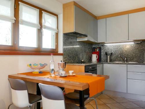 Apartment C� Bias