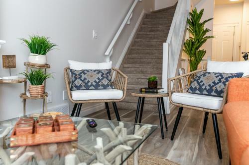 Villa Bali Escape, 4 Bed 4 Bath, King Bed, Jetted Tub, Fireplace, Garage