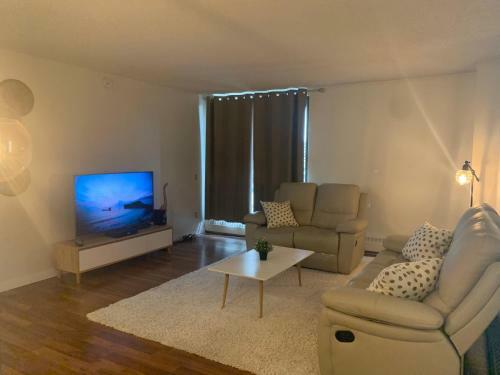 Apartamento Newly Renovated 2 Bed/bath In Downtown Ug Parking