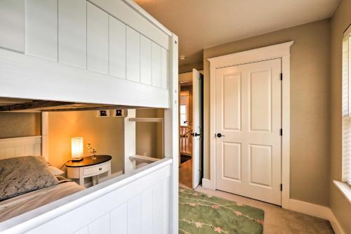 Elegant Flagstaff Home With Hiking Trail Access