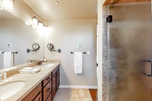 Luxury Downtown Living