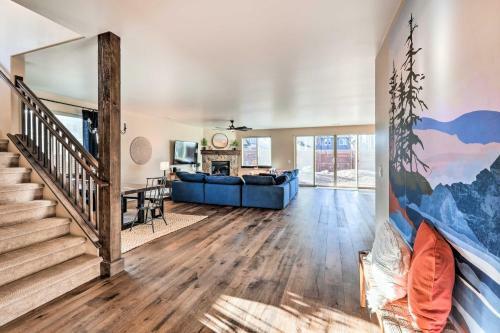 Modern Home With Fire Pit, Gas Grill And Patio!