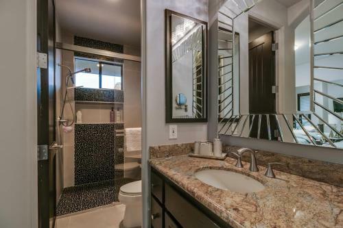 Luxury Contemporary Sanctuary W Pool And Views