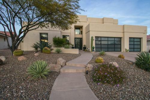 Luxury Contemporary Sanctuary W Pool And Views