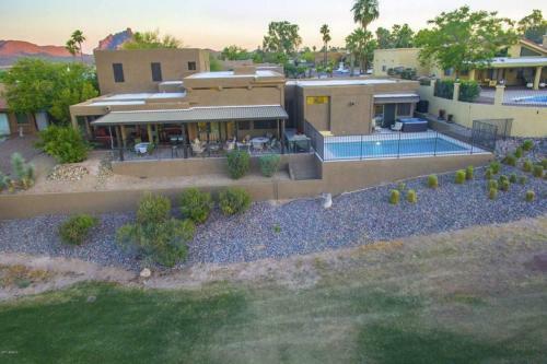Luxe 4 Bdrm Wpool And Spa On Golf Course Lot
