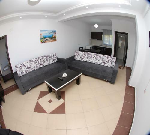 Klejvi Apartments
