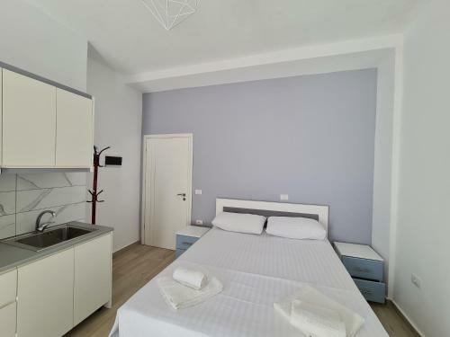 Summer Time Hotel