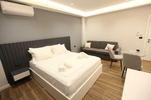Neli Apartments