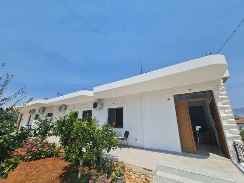 Apartments Ksamil