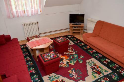 Apartments Ogorjelica