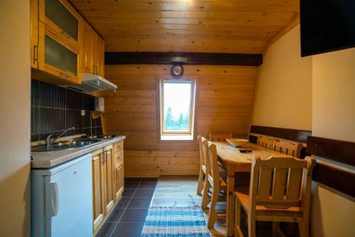 Apartments And Rooms Planinska Idila