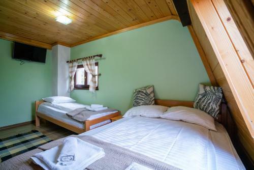 Apartments And Rooms Planinska Idila